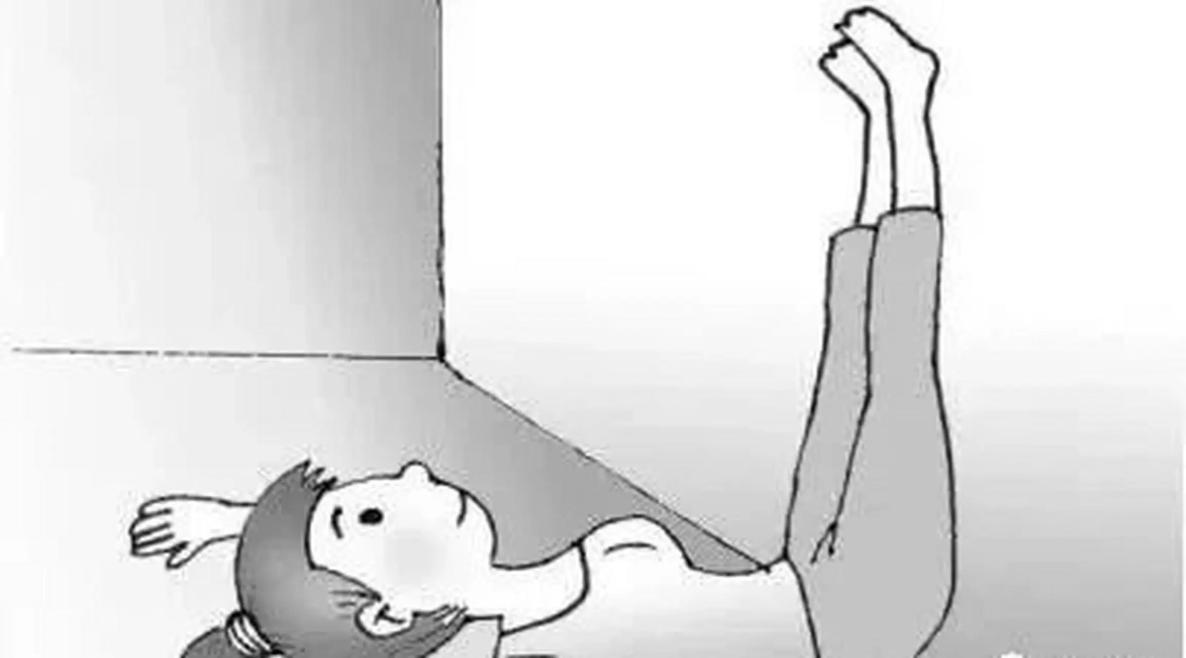 每天睡前抬抬脚有什么好处？抬脚的正确方法是什么？